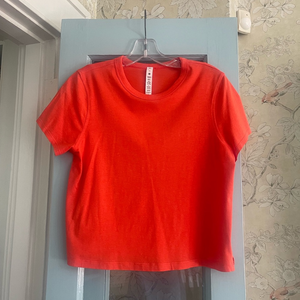 LULULEMON TOP